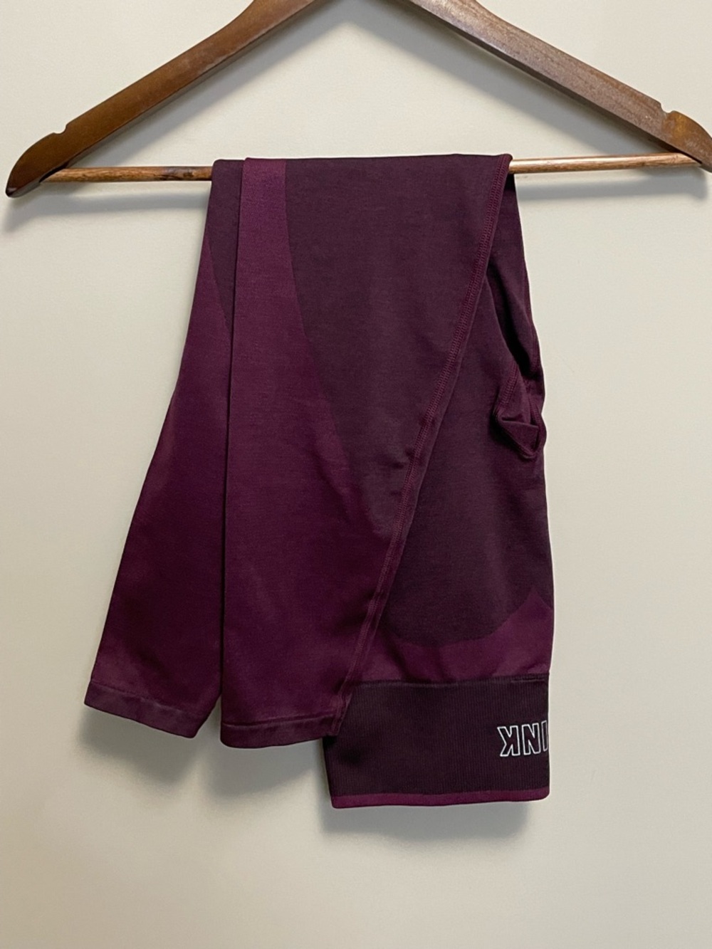 Victoria’s Secret PINK Burgundy Seamless Crop Yoga Leggings Women’s Small